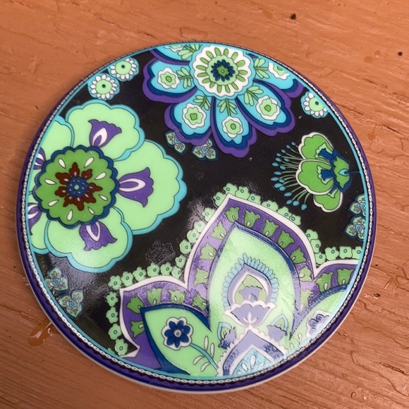 Vera Bradley coffee cup with lid - Picture 3 of 5